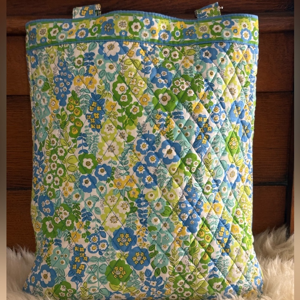 Vera Bradley Set/2 ‘English Meadow’ Floral Tote Bag and Kisslock Shoulder Bag - Picture 3 of 11